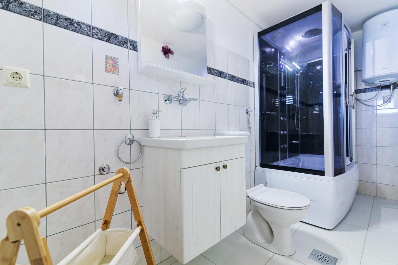 Apartments Maria Zengg Kültér fotó