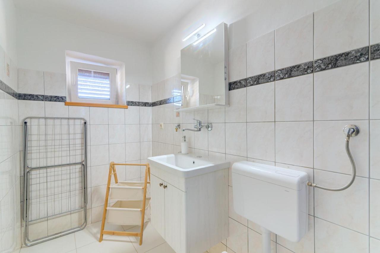 Apartments Maria Zengg Kültér fotó